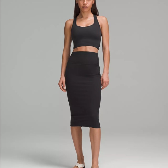 Lululemon Skirt 🌟NWT🌟Nulu Slim Fit High Rise Skirt Sz 6 Black - Picture 2 of 5